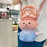 ราคา พร้อมส่ง ขวดน้ำพลาสติกแบบพกพา กระบอกน้ําเด็ก ขวดน้ำ 1100m หมีน้อย ถ้วยพลาสติ กอุณหภูมิสูงความจุสูง (21564320121)