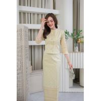 ราคา เสื้อ ผ้าถุง ผ้าเนื้อเดียวกัน ผ้าไหมทอลายสวยหรู สีเหลืองครีม ชุดไทยเรือนต้น อัดกาวทั้งชุด ผ้าถุงตัดสำเร็จ ซิปข้าง เสื้อกระดุมหน้า งานสั่งตัดพิเศษ โดยช่างฝีมือชำนาญการ ตัดเย็บ สวยประณีต ใส่แล้วสวยหรู ด