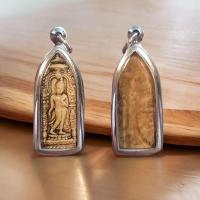 ราคา จี้พระ ล๊อกเก็ตจ พระทุ่งเศรษฐี ปางลีลาซุ้มมงคล เนื้อผงมหามงคล กรอบสแตนเลส ไม่ลอกไม่ดำ พระใหม่ สำหรับแจกเป็นของชำร่วย (22114666610)