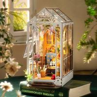 ราคา Rolife Book Nook Shelf Insert Holiday Garden House TGB06 (22220533290)