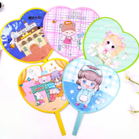 ราคา พัด ลายการ์ตูน พัดพลาสติก ขนาดใหญ่ แบบพกพา ลายการ์ตูนน่ารัก พัดมือจับ พัดคลายร้อน ของขวัญ แฟชั่นฤดูร้อน คละลาย (21746745736)