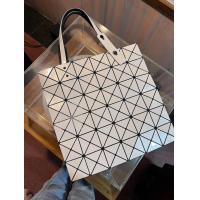 ราคา New ของแท้ กระเป๋า baobao issey miyake Lucent 6x6 กระเป๋าถือผู้หญิ (21970233491)