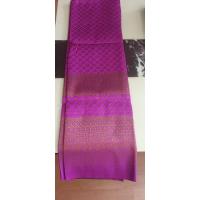 ราคา ผ้าถุงหมี่ขิด เหมาะกับสวมใส่วันสำคัญต่างๆ ผ้ามีลวดลายหลากหลาย ลายนกยูง ลายดอกไม้ ลายกนกสวยงามคละแบบ (21942339207)