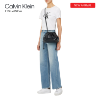 ราคา CALVIN KLEIN กระเป๋าสะพายข้างผู้หญิง Ckj Gathered รุ่น DH3771 BAE สีดำ (22249330833)