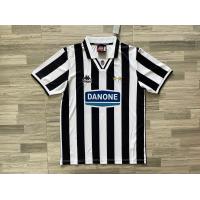 ราคา เสื้อฟุตบอลรวมยูเวนตุส เกรดแฟนบอล ปีปัจจุบัน และ ย้อนยุค Juventus Retro Jersey 1995 2024 (19394936895)