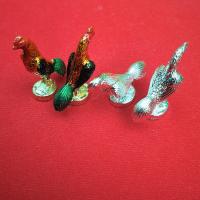 ราคา ไก่แก้บน ไก่ถวาย ไอไข่ รูปปั้นไก่ มี3สี ไก่เงิน ไก่ทอง ไก่สี วัสดุทองเหลืองชุป เงินทองลงสีสวยงาม ขนาด 1 นิ้ว ขายเป็นคู่ แถมฟรียันต์ ธูปให้เลข (4165902443)