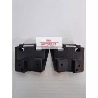 ราคา แท้ แผ่นฝาพลาสติกล็อคใต้ไฟหน้า Toyota Hilux Vigo Champ 2012 2014 ซ้ายและขวา คุณภาพดีราคาถูก ของแท้ราคาถูก (21555231375)