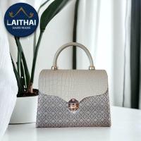 ราคา กระเป๋าผ้าไทย รุ่นคุณนายฝาหนัง (21671379251)