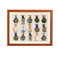 ราคา กรอบแสดงการจัดเก็บเหรียญรางวัลมาราธอนทำจากไม้แท้สำหรับวางเหรียญในการแข่งขันที่เสร็จสมบูรณ์กรอบแสดงการจัดเก็บเหรียญรางวัลแบบแขวนผนัง (18196606142)