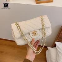 ราคา Pursuit of Purse กระเป๋าสะพายกระเป๋าผู้หญิงแบบใหม่กระเป๋ารูปสี่เหลี่ยมขนมเปียกปูนที่มีพื้นผิวเรียบง่ายและทันสมัยกระเป๋าสี่เหลี่ยมขนาดเล็กที่มีสายโซ่สะพายไหล่เดียวสไตล์ชาแนล (22191065611)