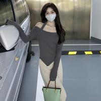 ราคา เสื้อยืดแขนยาวคอปาดไหล่เดียว INS เวอร์ชั่นเกาหลี สาวเซ็กซี่ร้อนเสื้อครอปไม่สม่ำเสมอ เสื้อทรงเข้ารูปแฟชั่นเรียบง่าย (21314981406)