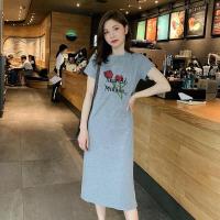 ราคา ชุดเดรสสไตล์ฝรั่งเศสสำหรับคนตัวเล็กเดรสเสื้อยืดแขนสั้นยาวคลุมเข่าทรงหลวมเรียบหรูใส่แล้วดูสูงสำหรับฤดูร้อนเดรสลำลองสีเทา (21875764532)