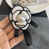 ราคา เข็มกลัดติดหน้าอกรูปดอกคามิเลียแฟชั่นสไตล์ชาแนลแบบใหม่เข็มกลัดติดหน้าอกติดโบว์ไข่มุกดอกไม้ผูกโบว์แนววินเทจแมทช์ลุคง่าย (21340845620)