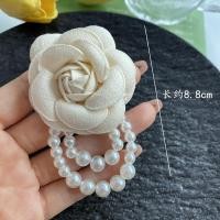 ราคา เข็มกลัดติดหน้าอกรูปดอกคามิเลียแฟชั่นสไตล์ชาแนลแบบใหม่เข็มกลัดติดหน้าอกติดโบว์ไข่มุกดอกไม้ผูกโบว์แนววินเทจแมทช์ลุคง่าย (21340845616)