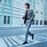 ราคา GQ Cool Tech Jeans กางเกงยีนส์เย็น ทรง Slim (22199578292)