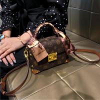 ราคา กระเป๋าฤดูร้อนแบบใหม่ปี2023กระเป๋าทรงกล่องมินิหลุยส์มิชลิงกระเป๋าทรงสี่เหลี่ยมใบเล็กกระเป๋าสะพายไหล่สะพายข้างแบบถือสำหรับผู้หญิง (19989868682)