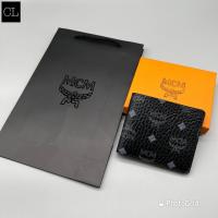 ราคา 1 1 กระเป๋าสตางค์ใบสั้น พร้อมกล่อง หนังสวยมาก กระเป๋าสตางค์ผู้ชาย กระเป๋าสตางค์ใบสั้น (21925768852)