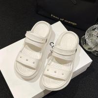 ราคา รองเท้าลำลองแฟชั่น สไตล์ Crocs Classic Mega Crush Sandal (22405498143)