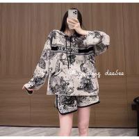 ราคา พร้อมส่งจากไทย ชุดเซท D io r เสื้อแขนยาว กางเกง รุ่นใหม่ล่าสุด ต้องมีสักชุดนะคะ เสื้อฮู้ด (20255422736)