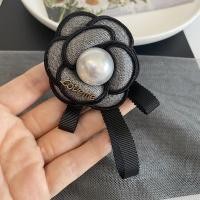 ราคา เข็มกลัดติดหน้าอกรูปดอกคามิเลียแฟชั่นสไตล์ชาแนลแบบใหม่เข็มกลัดติดหน้าอกติดโบว์ไข่มุกดอกไม้ผูกโบว์แนววินเทจแมทช์ลุคง่าย (21340845621)