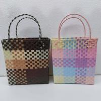 ราคา กระเป๋าสานเส้นพลาสติก กระเป๋าถือ ทรงสี่เหลี่ยม กระเป่าใส่เอกสาร กว้าง 13 ยาว 28 สูง 30 CMวัดจากขอบกปาก ไม่รวมสาย สายกระเป๋าสูง 12 5CM (10167277220)