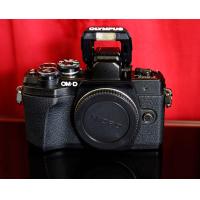 ราคา OLYMPUS OM D E M10 Mark III Wi Fi 4K video Black Body OMD EM10 O MD EM 10 คือกล้องแบบเปลี่ยนเลนส์ได้ ที่ช่วยให้คุณสามารถถ่ายภาพที่สวยงาม มีคุณภาพสูงได้อย่างง่ายด (15155416861)