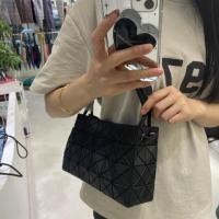 ราคา New ของแท้ กระเป๋า Janpa CARTON BAG ของแท้ จาก issey Miyake กระเป๋าคาดอก กระเป๋าสะพายข้าง (21979818178)