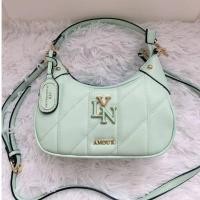 ราคา พร้อมส่งกระเป๋าทรง HOBO LYN AMOUR คอลเลคชั่นใหม่ล่าสุด พร้อมหูจับเเเละสายสะพาย (20499293947)