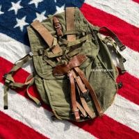 ราคา เป้แบ็คแพ็ค โรมาเนีย ช่วงปี 70s Romanian military backpack เป้เดินป่า กระเป๋า วินเทจ 90 canvas ผ้าเเคนวาส สายสะพายหนัง (22151772748)