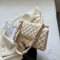 ราคา กระเป๋าใบใหญ่สายโซ่ลายตารางสำหรับผู้หญิงกระเป๋ากาเบรียลแฟชั่นแบบใหม่ฤดูใบไม้ผลิและฤดูร้อนปี2023กระเป๋าสะพายไหล่สะพายข้างความจุใหญ่ดูแพง (21007341946)