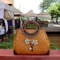 ราคา กระเป๋าสาน กระจูด กระเป๋าแฮนด์เมด handmade มีให้เลือกสองขนาด มี2สี (22442841190)