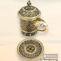 ราคา แก้วมัคเบญจรงค์หูช้าง 300 ml Traditional Mug with elephant shaped handle handpainted by JJ Benjarong (22121331375)