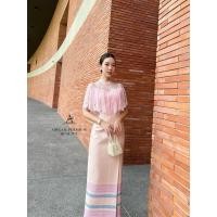 ราคา เสื้อลูกไม้แขนสั้นแต่งระบายทั้งตัว มาพร้อมผ้าถุงสำเร็จลายผ้าไทยจับจีบรอบเซต (21837469097)