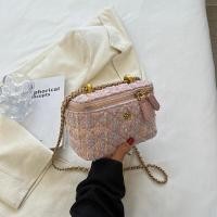 ราคา กระเป๋าผู้หญิงใบเล็กมินิกระเป๋าทรงสี่เหลี่ยมใบเล็กสะพายไหล่ผ้าวูลแฟชั่นแบบใหม่ฤดูใบไม้ร่วงและฤดูหนาวปี2024กระเป๋าทรงจีบสะพายข้างสายโซ่รุ่นยอดนิยม (20519119701)