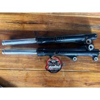 ราคา โช้คหน้า คลิก125i CLICK125i รุ่นดิสเบรคหน้า กระบอกโช๊ค แกนโช๊คหน้า โช๊คหน้า แท้มือสอง (21254977440)