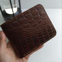 ราคา ใหม่ กระเป๋าสตางค์หนังวัวแท้ อัดเป็นลายจระเข้ ดูเสมือนจริง ใบสั้น กระเป๋าสั้น 2 พับ TP984 (22436168367)