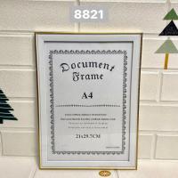 ราคา แพ็ค10ชิ้น กรอบรูปA4 กรอบรูปทอง อะคริลิค กรอบเกียรติบัตร กรอบทอง (22486260601)