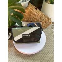 ราคา กระเป๋าผ้าใบวินเทจ คาดอก FERTILE กันน้ำ ฟรีดันทรง (19880412738)