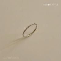 ราคา Moonsilver แหวนเงินแท้ 925 รุ่น Lock ไม่ชุบ สำหรับคนผิวแพ้ง่าย แหวนโซ่ แหวนสร้อย แหวนเงินแท้มินิมอล แหวนมินิมอล (22257401933)