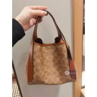 ราคา HOT Outlets Hadley กระเป๋าสะพายหนังสตรี กระเป๋าถือ มาพร้อมสายสะพายยาวจะสะพายข้างหรือถือก็ได้ new (22029203905)