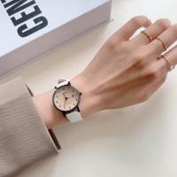 ราคา จัดส่งในกทม แฟชั่นเกาหลี วินเทจ นาฬิกาข้อมือผู้หญิง หน้าปัดกลม สีขาว สายหนัง เรียบง่าย คุณภาพสูง (21788859532)