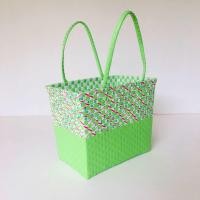 ราคา ตระกร้าสาน เส้นพลาสติกสาน ตระกร้าสานเส้นพลาสติก ตระกร้าจ่ายตลาด ตระกร้าใส่ผ้า ตระกร้าใส่ของ ตระกร้า ตระกร้าสาน กระทัดรัด ขนาด กว้าง23 ยาว35 สูง31 สายจับสูง 20CM (21906228209)