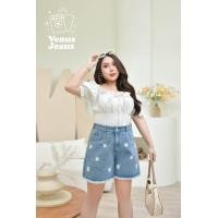 ราคา กางเกงขาสั้นสาวอวบ ผ้ายีนน์ แต่งลายปักดอกไม้น่ารักมาก เอวสม็อคหลัง สาวพลัสไซส์ก็สวยได้ (22110456263)
