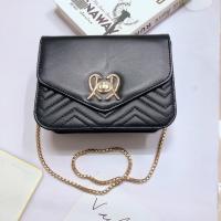 ราคา L0004 กระเป๋าสะพายหน้าจดหมายสายสะพายโซ่ทอง กระเป๋าแฟชั่นกระเป๋าสะพาย ใบใหญ่ 19X15CM (21740606179)