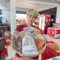 ราคา ปลาอินทรีย์หอมตัดชิ้น200g ปลาหวานโรยงา100g ปลาทูมัน 1 แพ็ค กุนเชียง5แท่ง 1 แพ็ค (21509336340)