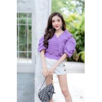 ราคา เสื้อครอปคอวีแขนพองระบายอัดพลีทด้านหน้า สม็อคเอว สาวอวบใส่ได้ เสื้อออกงาน (21063064644)