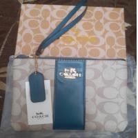 ราคา พร้อมส่ง กระเป๋าสตางค์coach ผู้หญิง ซิป1ช่อง ใบกลาง ขนาด7นิ้ว กระเป๋าคล้องมือโค้ช กระเป๋าใสโทรศัพท์ คล้องแขน รุ่นยอดฮิต ขายดี งานเกรดพรีเมียม หนังเทียม สกรีนชัด พร้อมกล่อง (21931908764)