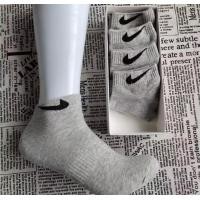 ราคา ถุงเท้าข้อสั้น ถุงเท้านักเรียนกันลื่น ผ้าดีไม่บาง ใส่สบาย ฟรีไซส์ ใส่ได้ทั้งชายและหญิง 5คู่1กล่อง (22567171877)