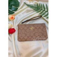 ราคา พร้อมส่ง กระเป๋าคล้องมือ กระเป๋าคล้องแขน กระเป๋าสตางค์โค้ช ขนาด 7 K5 (22429347576)