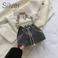 ราคา กระเป๋าสะพายข้าง ทรงขนมจีบ ครอสบอดี้ แต่งสายโซ่ ประดับเพชรทั้งใบ ติดทน ไม่หลุดง่าย งานสวย เรียบหรู ดูดี BC989 24Sell (19598060410)